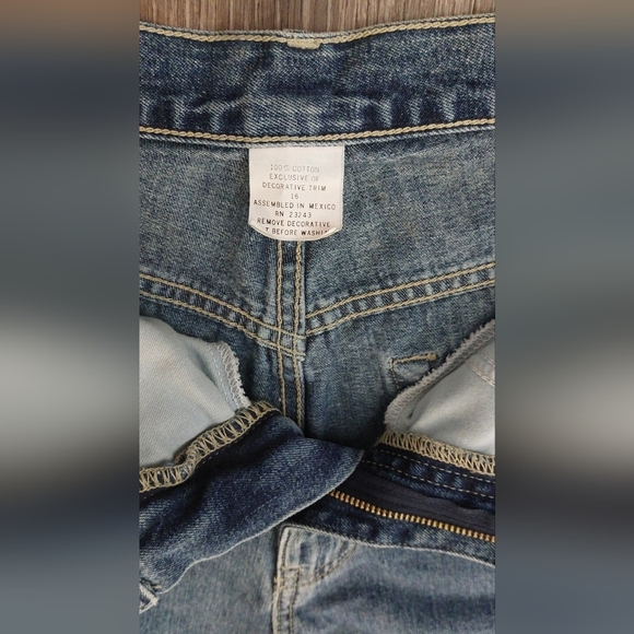 New York & Company Denim Blue Jeans Size 16 Embellished Velvet Trim Cotton Crop - Picture 8 of 12